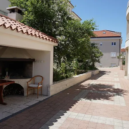 Apartment Nena & Petar *